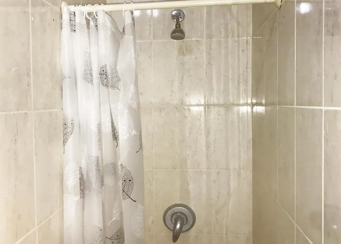 شاليهات عائلية صف اول علي البحر مباشرة بورتو ساوث - العين السخنة Ain Sukhna